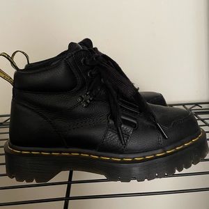 Dr. Martens Zuma II in Black